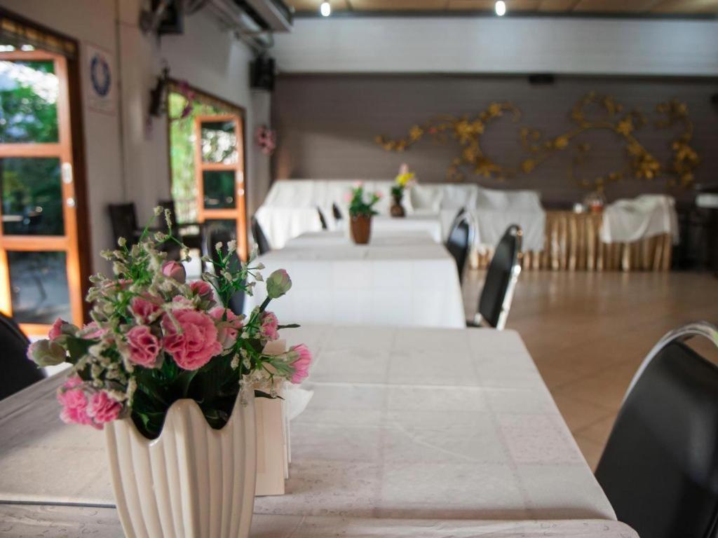 Chayada Garden House And Resort Hotel Nakhonratchasima Екстериор снимка