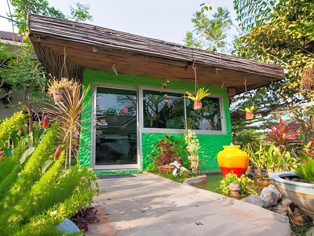 Chayada Garden House And Resort Hotel Nakhonratchasima Екстериор снимка