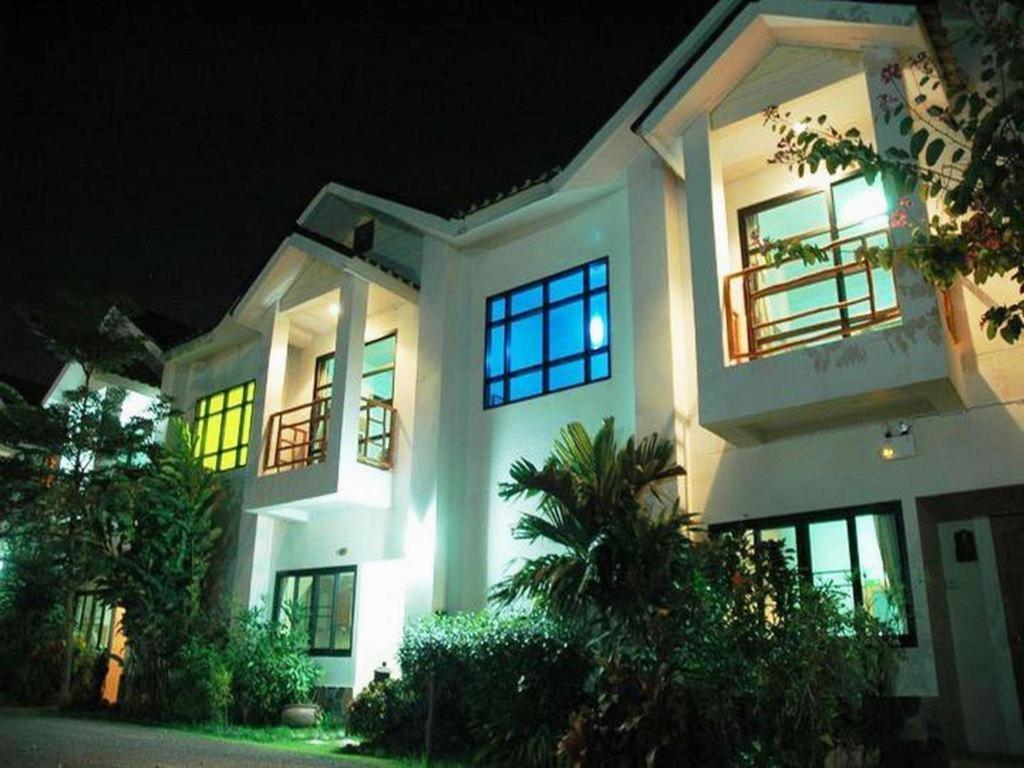 Chayada Garden House And Resort Hotel Nakhonratchasima Екстериор снимка