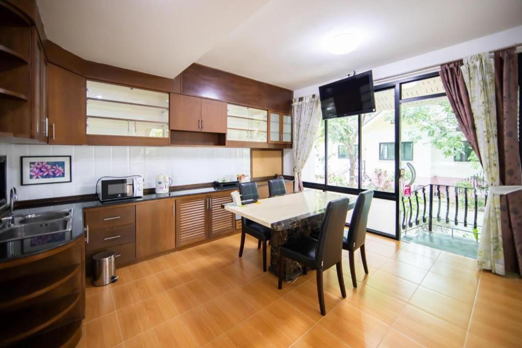 Chayada Garden House And Resort Hotel Nakhonratchasima Екстериор снимка