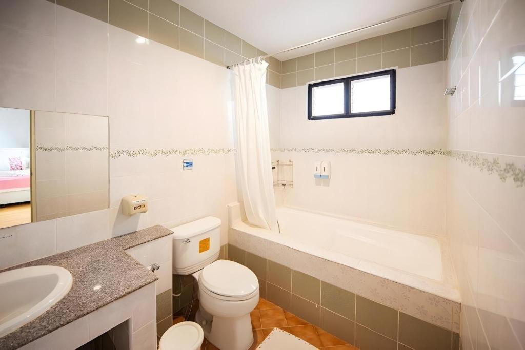 Chayada Garden House And Resort Hotel Nakhonratchasima Екстериор снимка